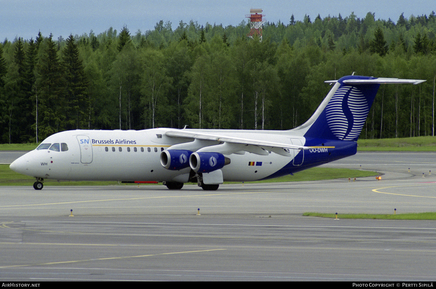 Aircraft Photo of OO-DWH | British Aerospace Avro 146-RJ100 | SN Brussels Airlines | AirHistory.net #138071