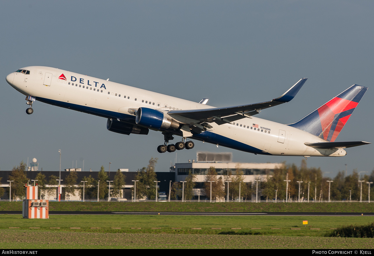 Aircraft Photo of N198DN | Boeing 767-332/ER | Delta Air Lines | AirHistory.net #138279