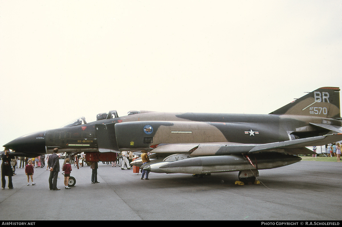 Aircraft Photo of 66-7570 / AF66-570 | McDonnell F-4D Phantom II | USA - Air Force | AirHistory.net #138315