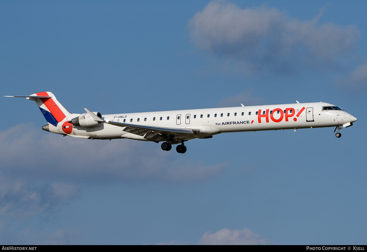 Aircraft Photo of F-HMLD | Bombardier CRJ-1000EL NG (CL-600-2E25) | Hop! | AirHistory.net #138334