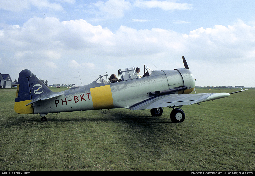 Aircraft Photo of PH-BKT | North American AT-16 Harvard IIB | Stichting Vliegsport Gilze-Rijen | AirHistory.net #138348