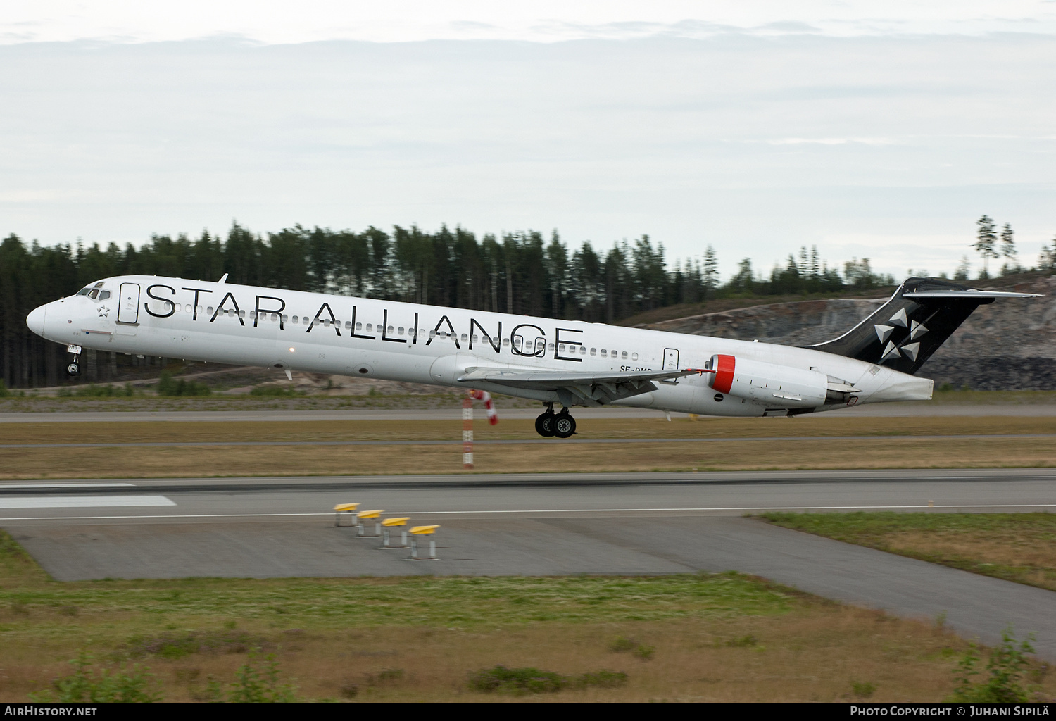 Aircraft Photo of SE-DMB | McDonnell Douglas MD-81 (DC-9-81) | Scandinavian Airlines - SAS | AirHistory.net #138365