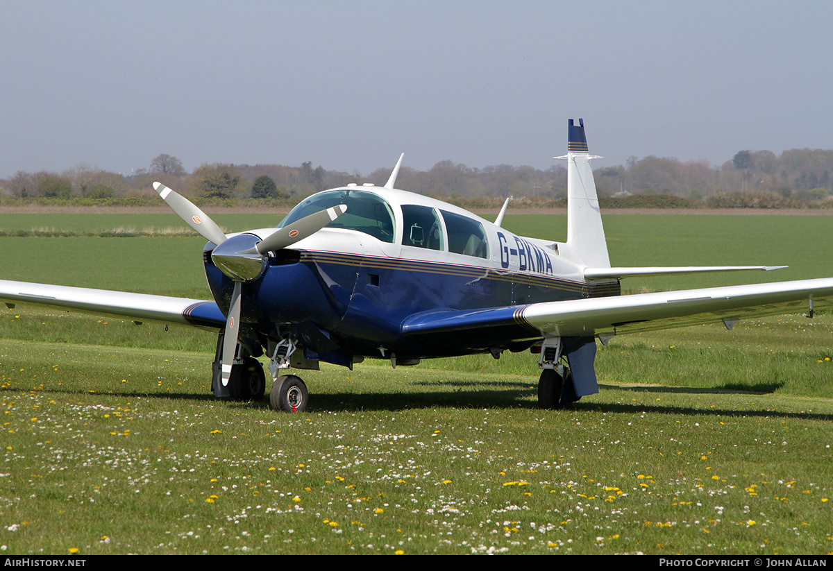 Aircraft Photo of G-BKMA | Mooney M-20J | AirHistory.net #138405