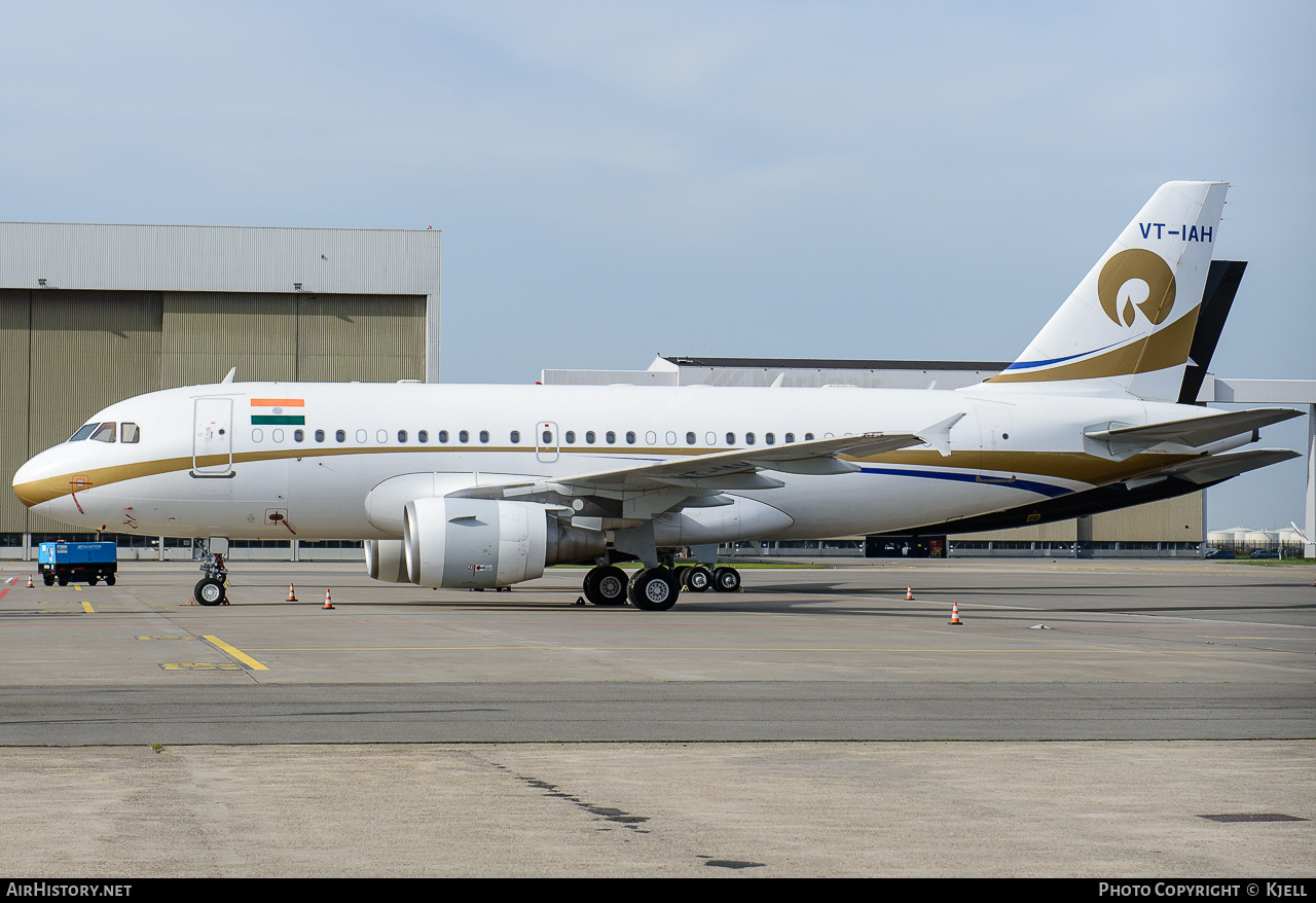 Aircraft Photo of VT-IAH | Airbus ACJ319 (A319-115/CJ) | AirHistory.net #138481