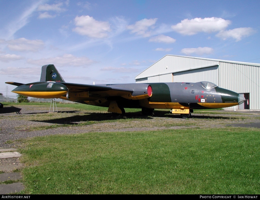 Aircraft Photo of WJ639 | English Electric Canberra TT18 | UK - Air Force | AirHistory.net #138819