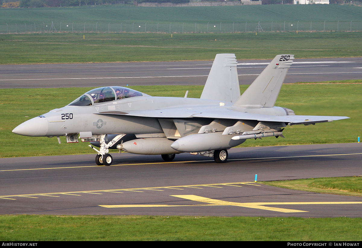 Aircraft Photo of 169654 | Boeing F/A-18F Super Hornet | USA - Navy | AirHistory.net #138845