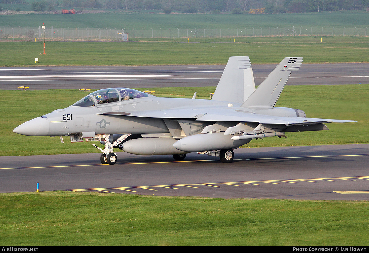 Aircraft Photo of 169653 | Boeing F/A-18F Super Hornet | USA - Navy | AirHistory.net #138854