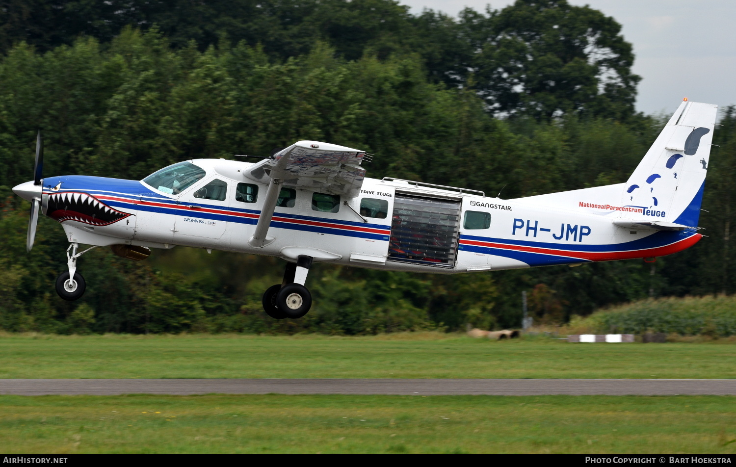 Aircraft Photo of PH-JMP | Cessna 208B Texas Turbine Supervan 900 | Nationaal Paracentrum Teuge | AirHistory.net #138906