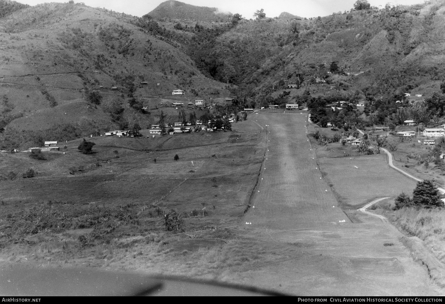 Airport photo of Tapini (AYTI / TPI) in Papua New Guinea | AirHistory.net #138950