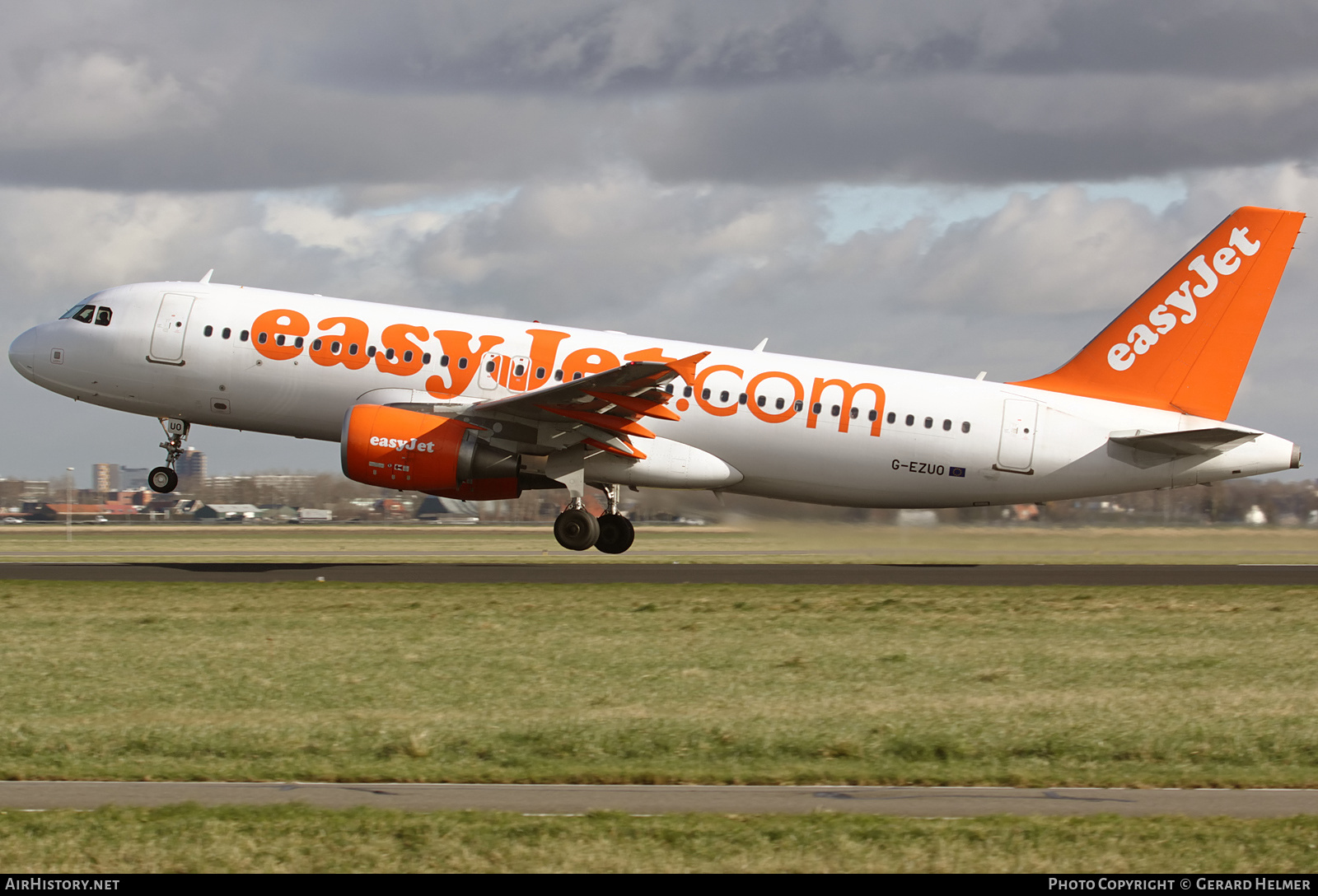 Aircraft Photo of G-EZUO | Airbus A320-214 | EasyJet | AirHistory.net #139060