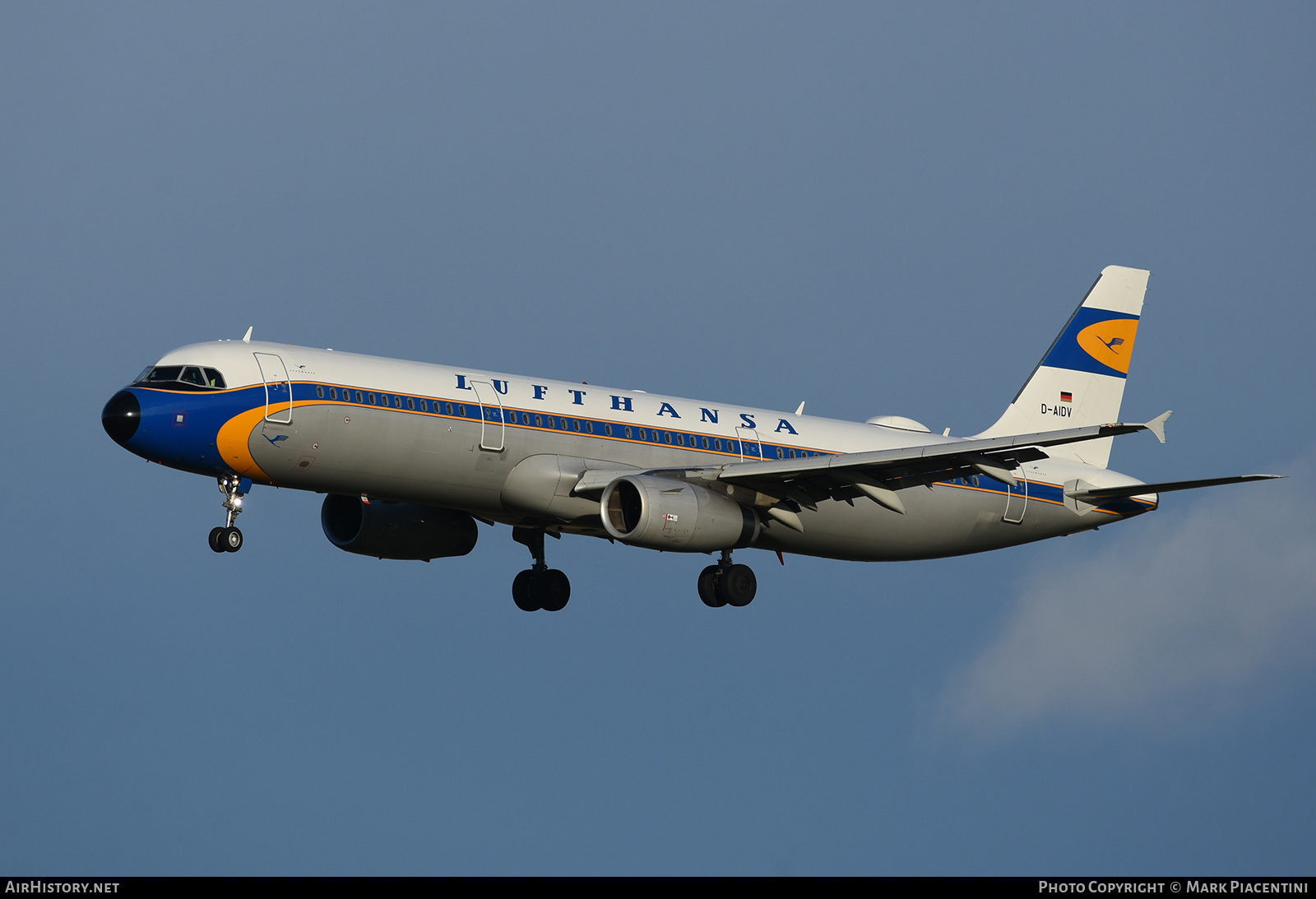 Aircraft Photo of D-AIDV | Airbus A321-231 | Lufthansa | AirHistory.net #139343