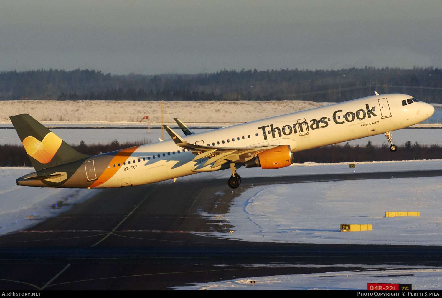 Aircraft Photo of OY-TCF | Airbus A321-211 | Thomas Cook Airlines | AirHistory.net #139442