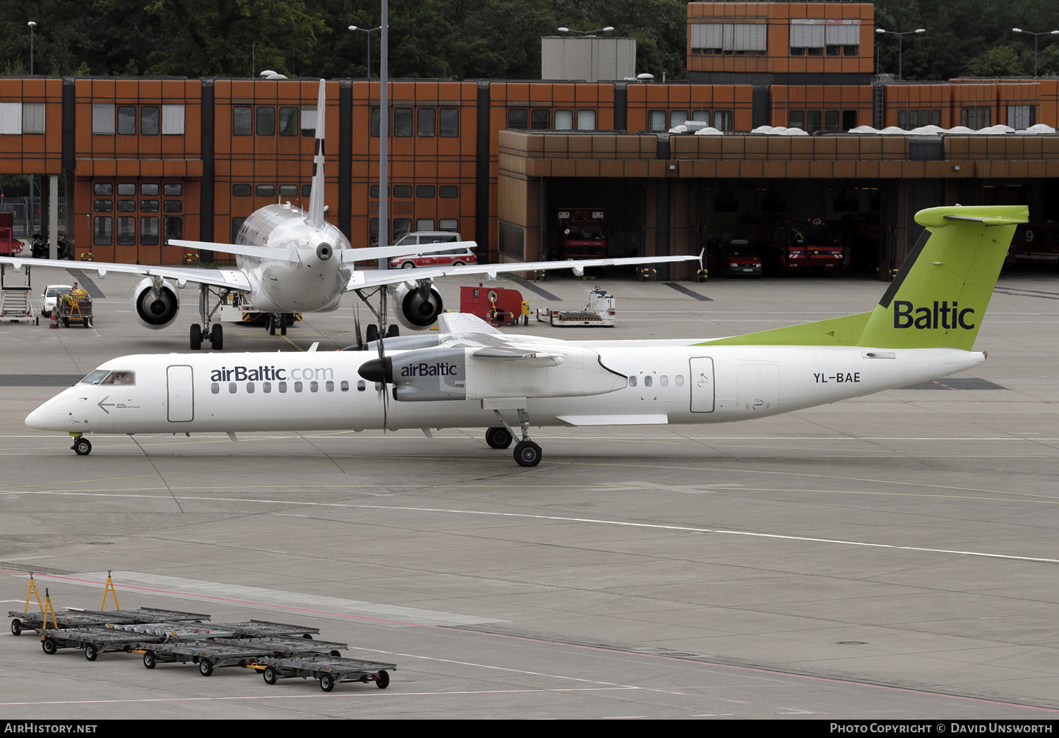 Aircraft Photo of YL-BAE | Bombardier DHC-8-402 Dash 8 | AirBaltic | AirHistory.net #139470