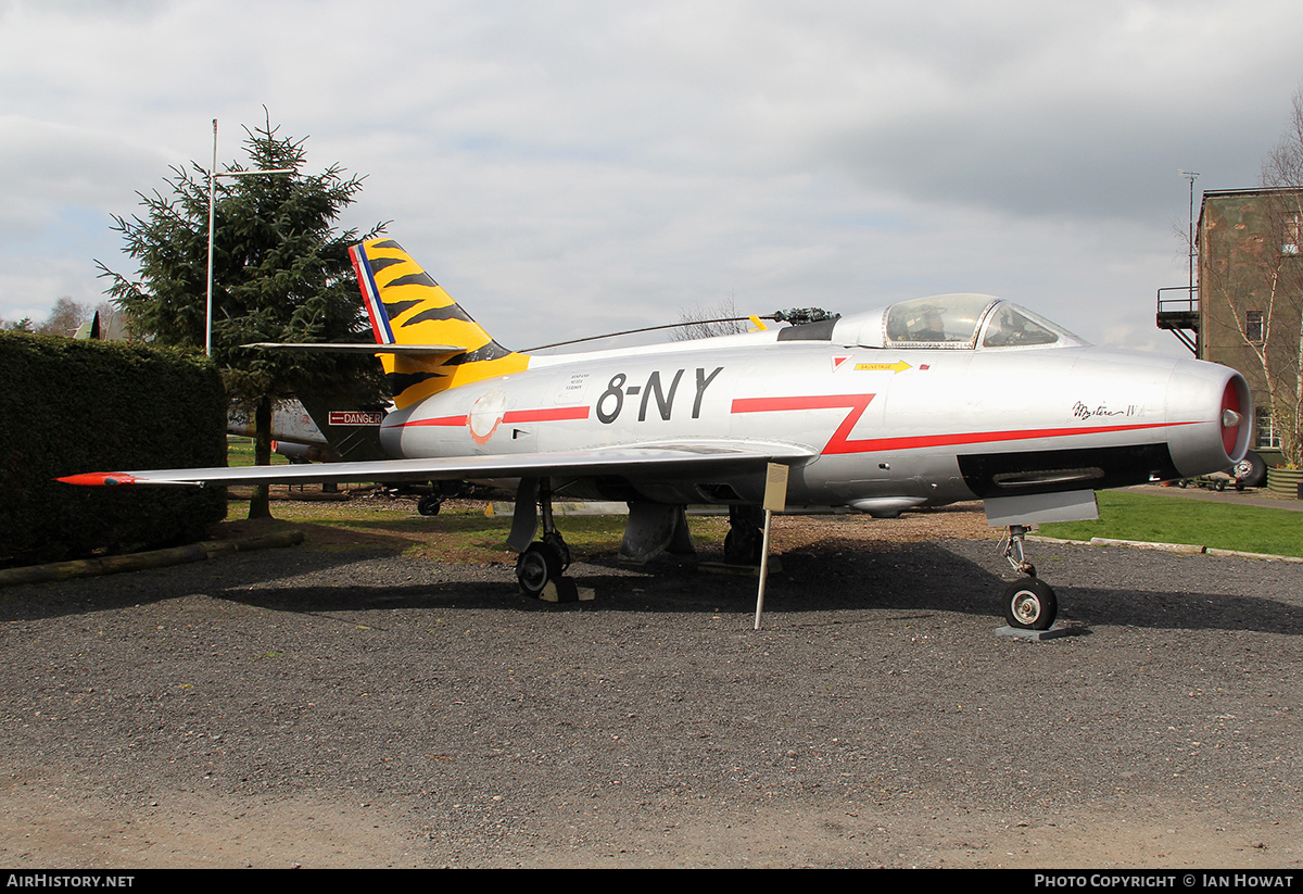 Aircraft Photo of 318 | Dassault MD-454 Mystere IV A | France - Air Force | AirHistory.net #139776