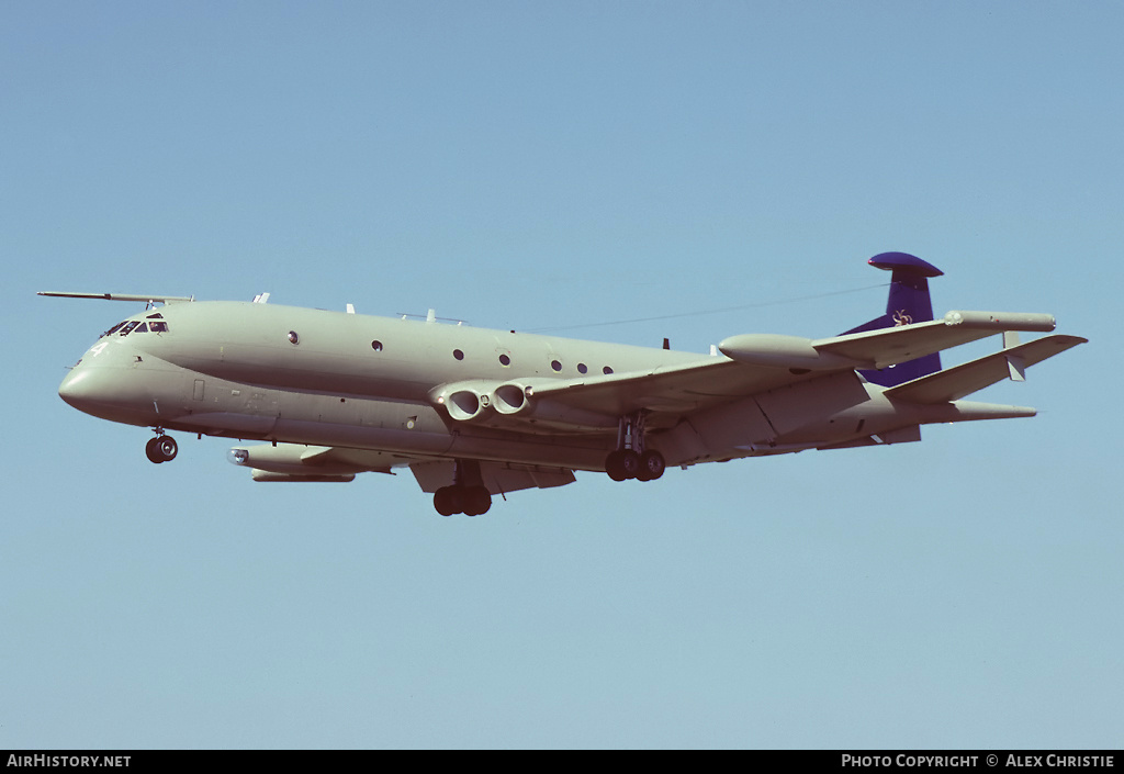 Aircraft Photo of XZ284 | Hawker Siddeley HS-801 Nimrod MR.2P | UK - Air Force | AirHistory.net #139957