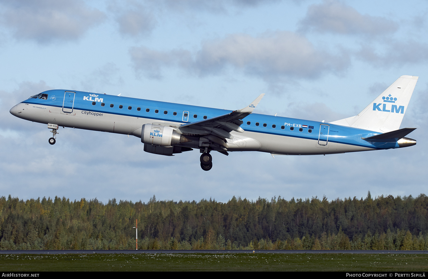 Aircraft Photo of PH-EXB | Embraer 190STD (ERJ-190-100STD) | KLM Cityhopper | AirHistory.net #140365