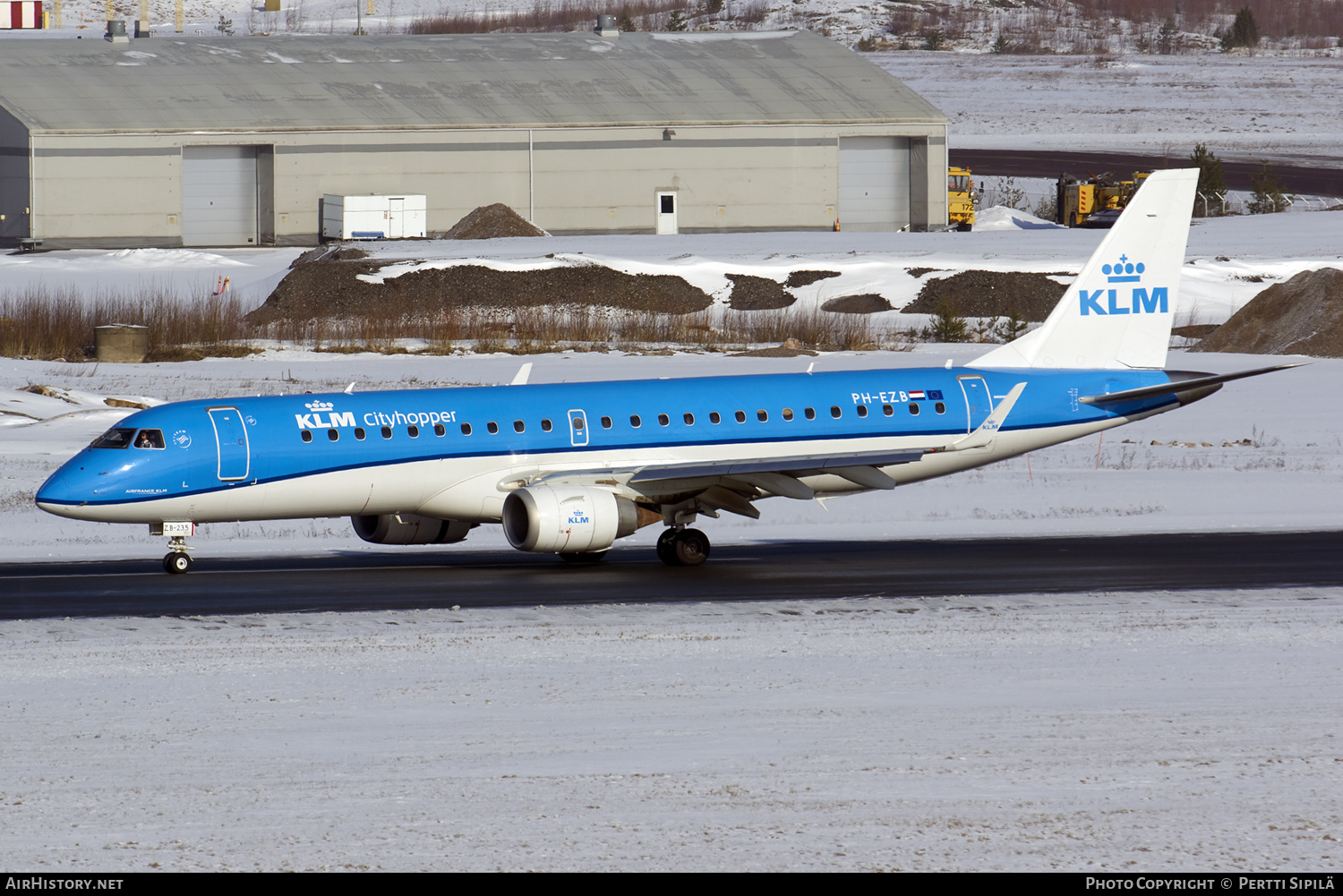 Aircraft Photo of PH-EZB | Embraer 190STD (ERJ-190-100STD) | KLM Cityhopper | AirHistory.net #140367