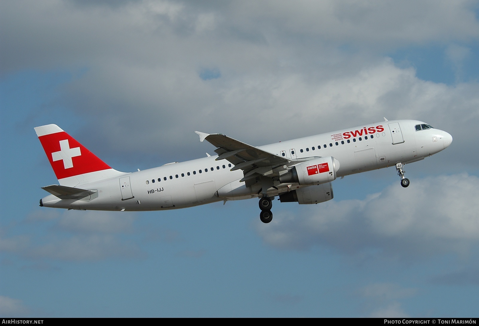 Aircraft Photo of HB-IJJ | Airbus A320-214 | Swiss International Air Lines | AirHistory.net #140478