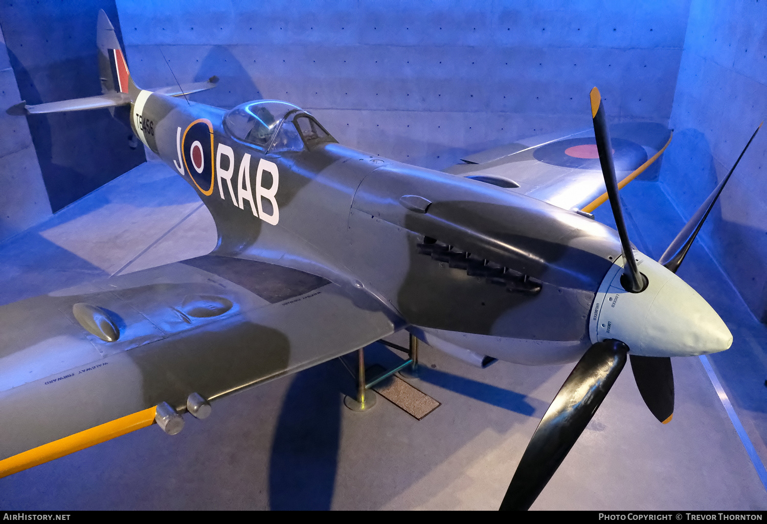 Aircraft Photo of TE456 | Supermarine 361 Spitfire LF16E | UK - Air Force | AirHistory.net #140494