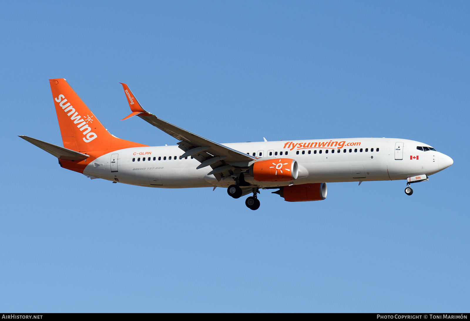 Aircraft Photo of C-GLRN | Boeing 737-8SH | Sunwing Airlines | AirHistory.net #140557