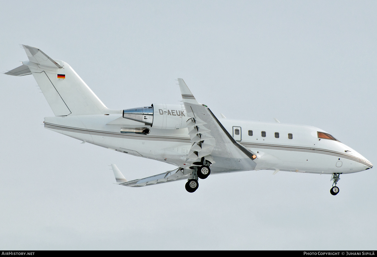 Aircraft Photo of D-AEUK | Bombardier Challenger 604 (CL-600-2B16) | AirHistory.net #140585