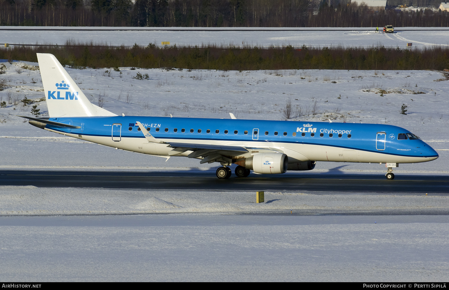 Aircraft Photo of PH-EZN | Embraer 190STD (ERJ-190-100STD) | KLM Cityhopper | AirHistory.net