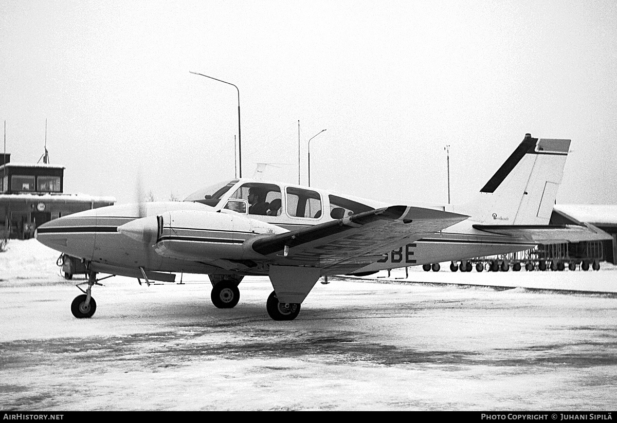 Aircraft Photo of OH-BBE | Beech D55 Baron | AirHistory.net #140726