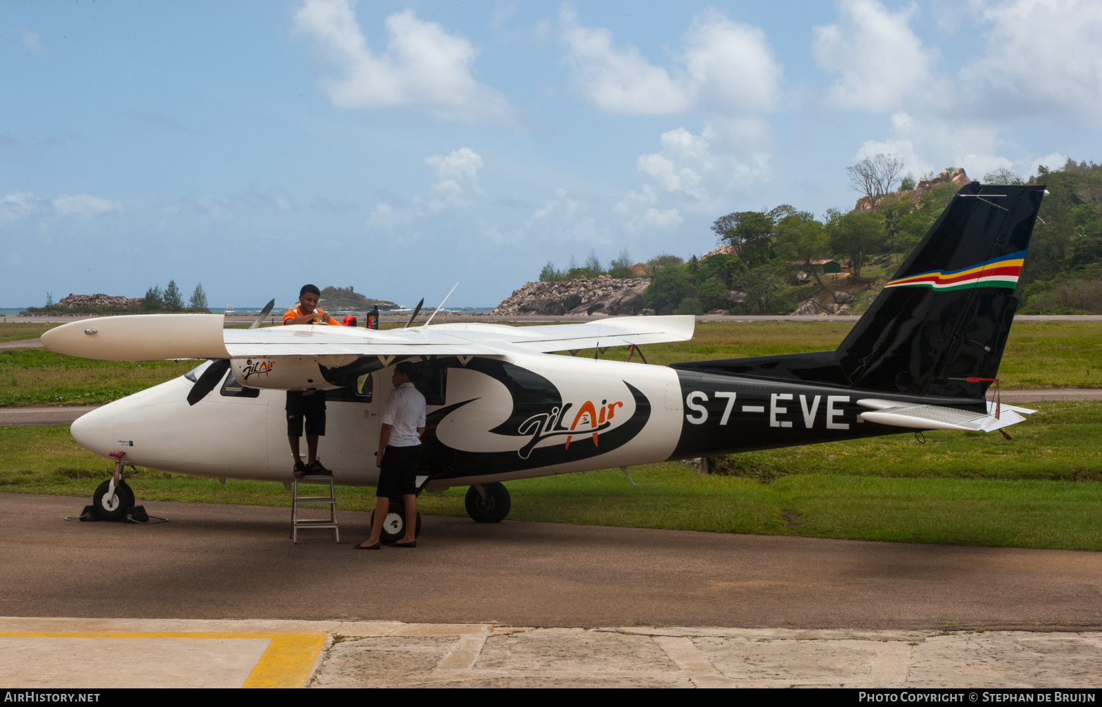 Aircraft Photo of S7-EVE | Vulcanair P-68C | AirHistory.net #140749