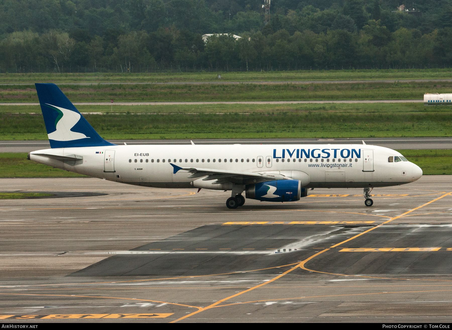 Aircraft Photo of EI-EUB | Airbus A320-232 | Livingston Air | AirHistory.net #140772