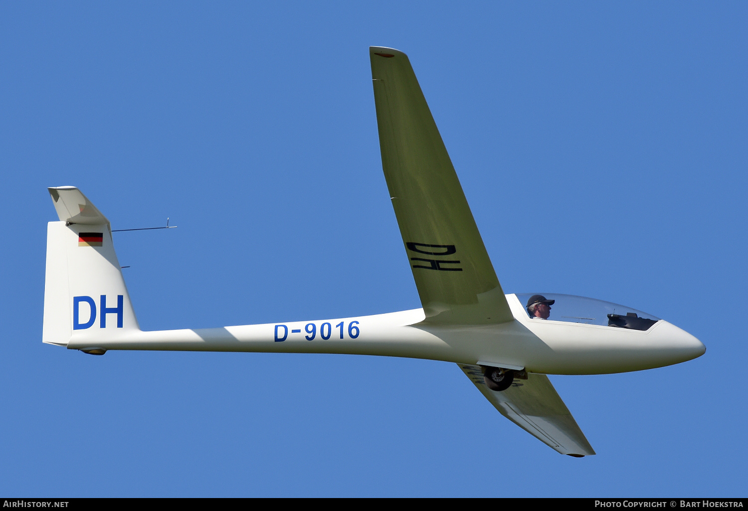 Aircraft Photo of D-9016 | Rolladen-Schneider LS-4B | AirHistory.net #141023
