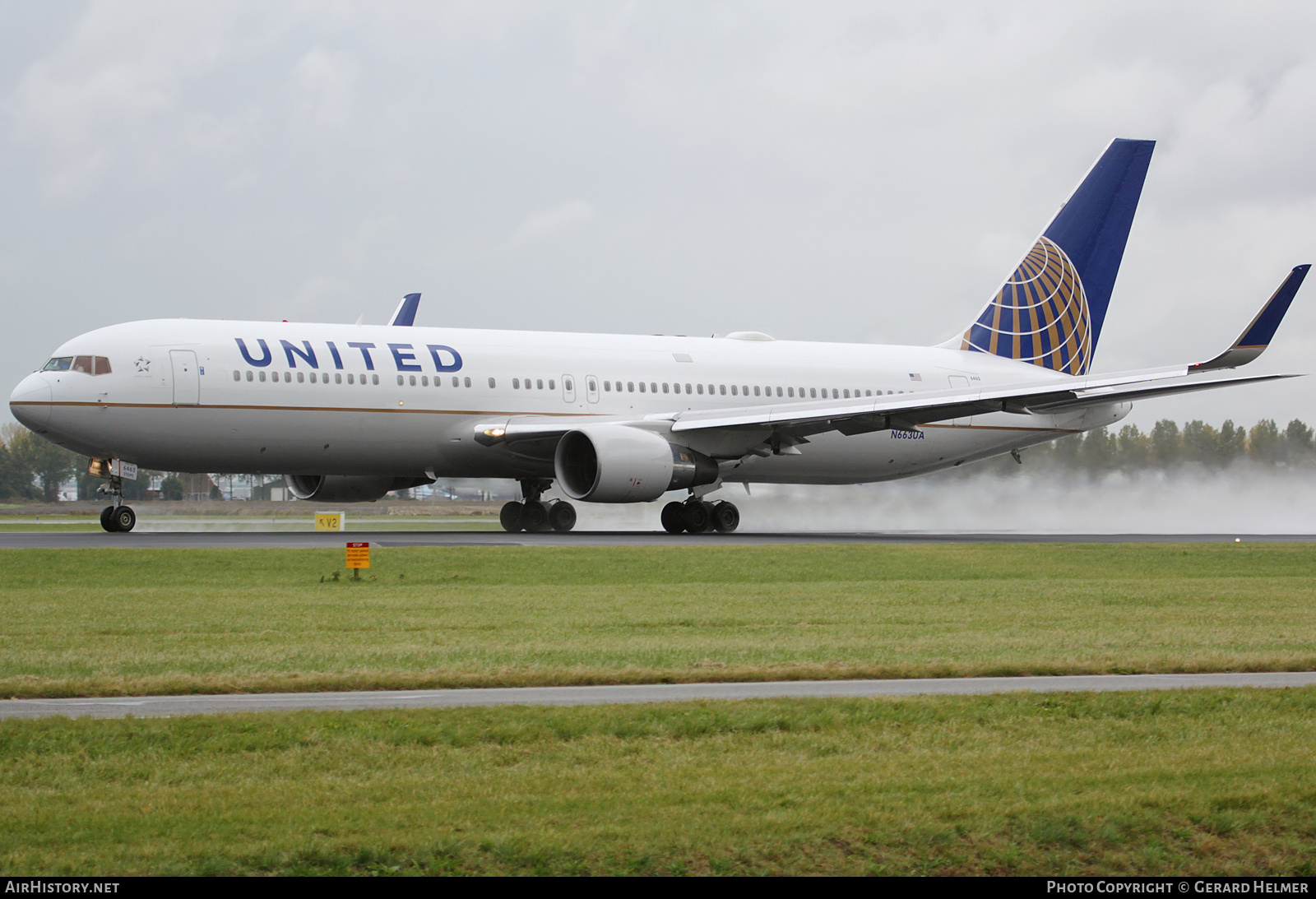 Aircraft Photo of N663UA | Boeing 767-322/ER | United Airlines | AirHistory.net #141110