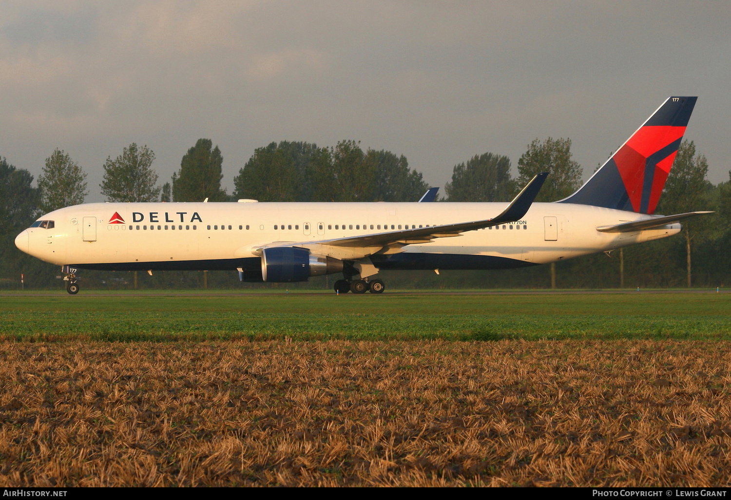 Aircraft Photo of N177DN | Boeing 767-332/ER | Delta Air Lines | AirHistory.net #141351