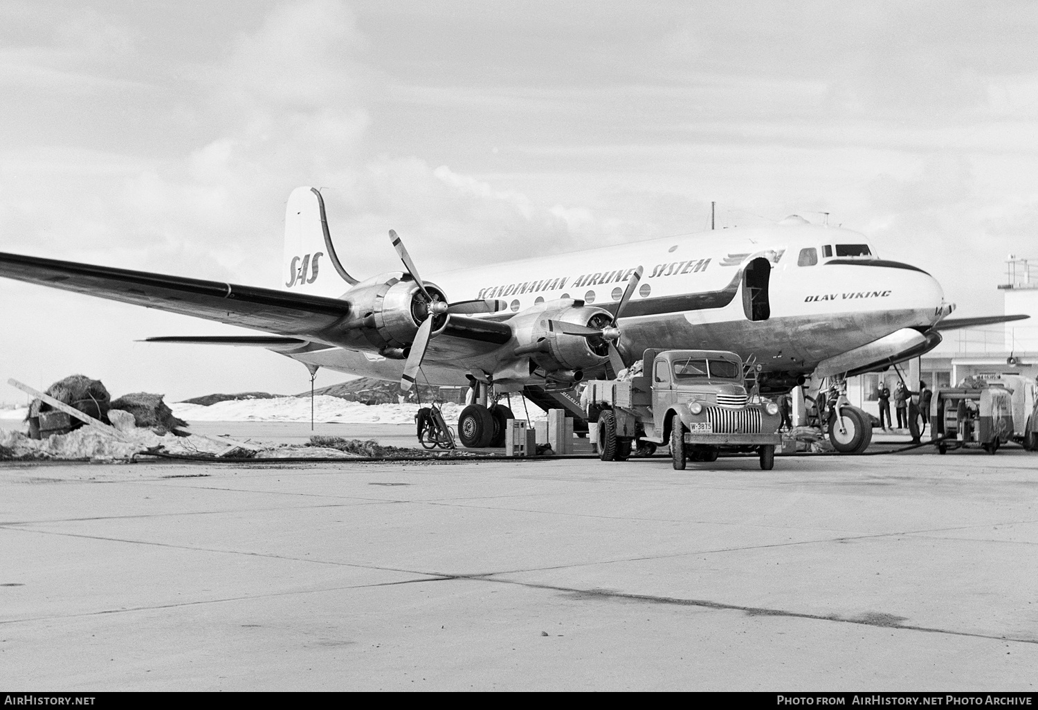 Aircraft Photo of LN-IAE | Douglas DC-4-1009 | Scandinavian Airlines System - SAS | AirHistory.net #141484