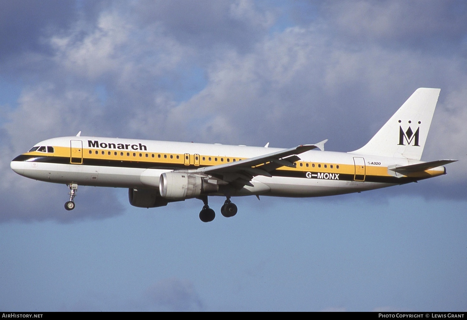 Aircraft Photo of G-MONX | Airbus A320-212 | Monarch Airlines | AirHistory.net #141553