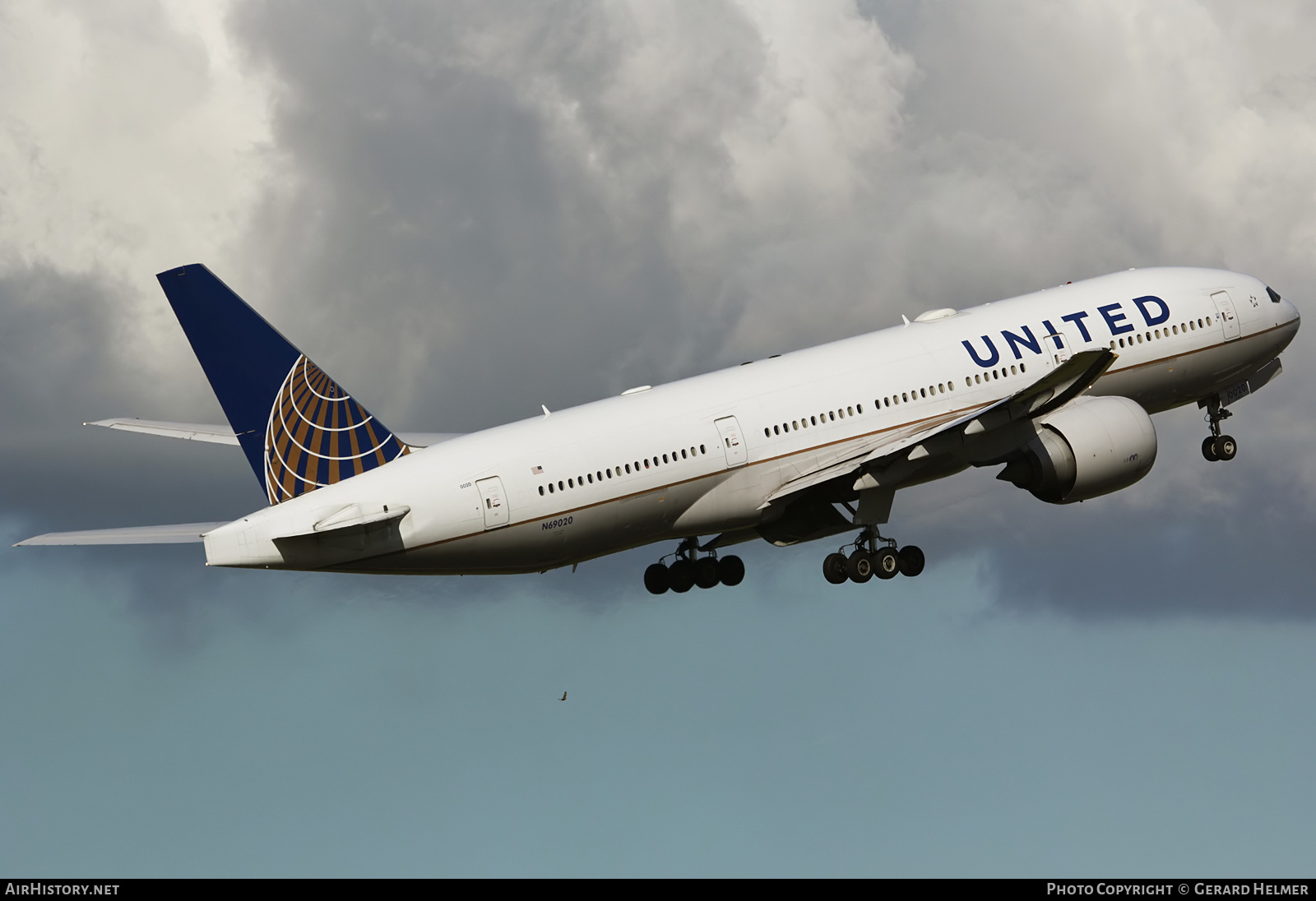 Aircraft Photo of N69020 | Boeing 777-224/ER | United Airlines | AirHistory.net #141693