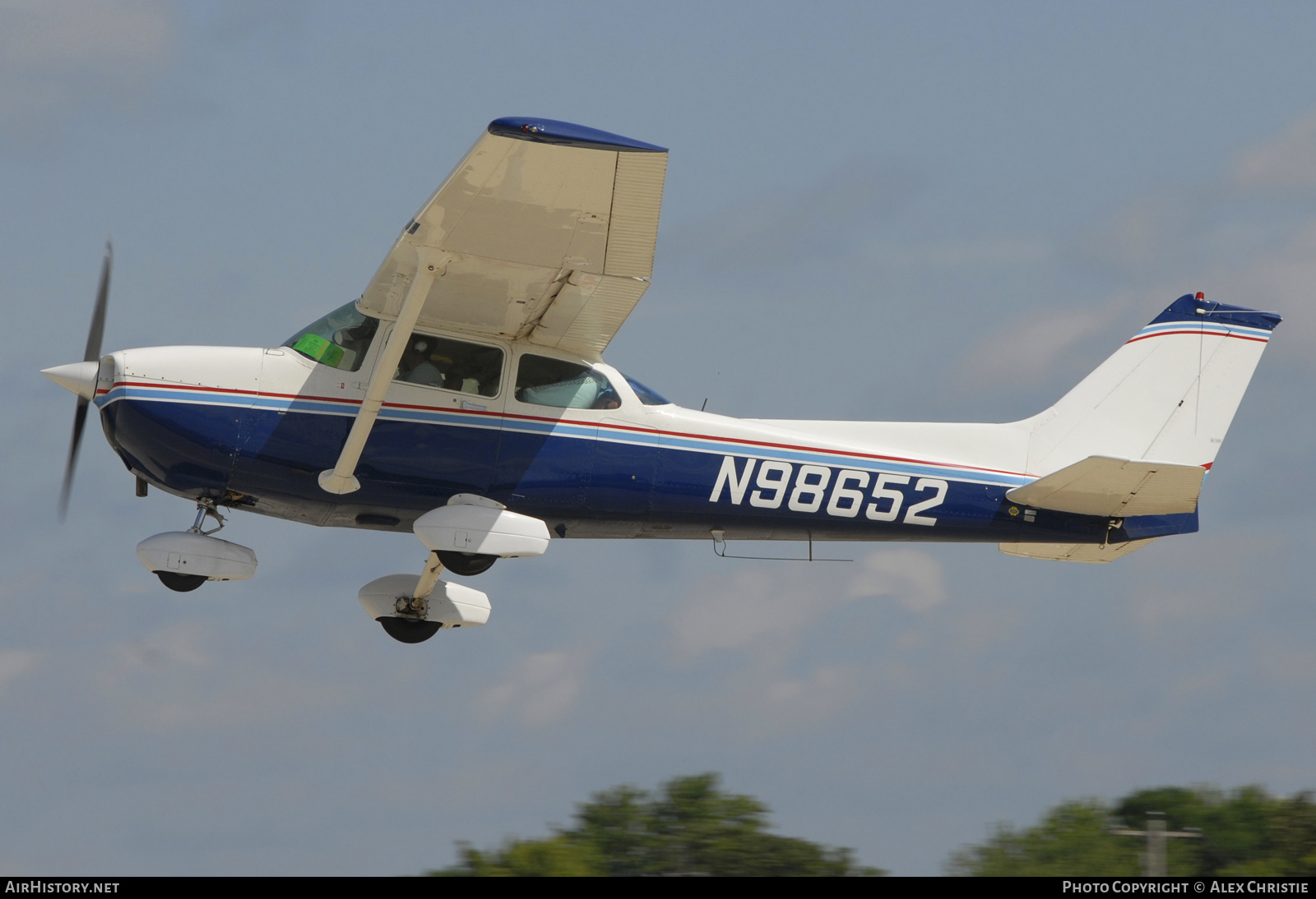 Aircraft Photo of N98652 | Cessna 172P | AirHistory.net #141725