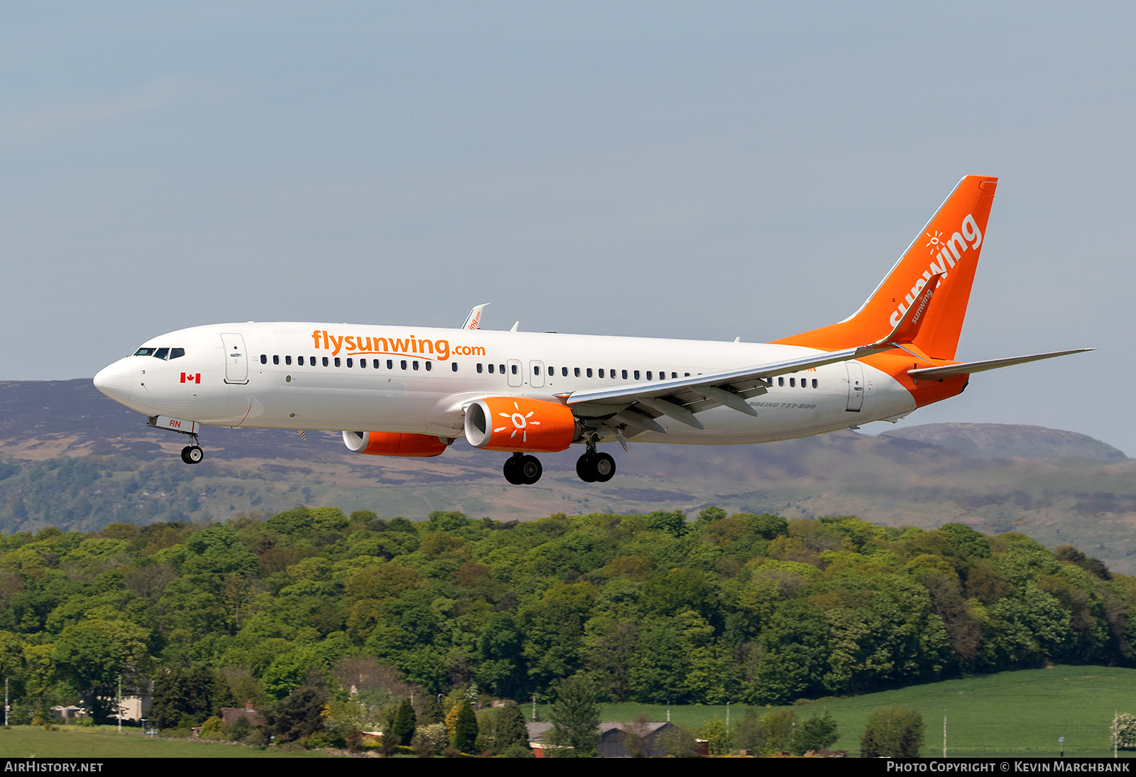 Aircraft Photo of C-GLRN | Boeing 737-8SH | Sunwing Airlines | AirHistory.net #141888