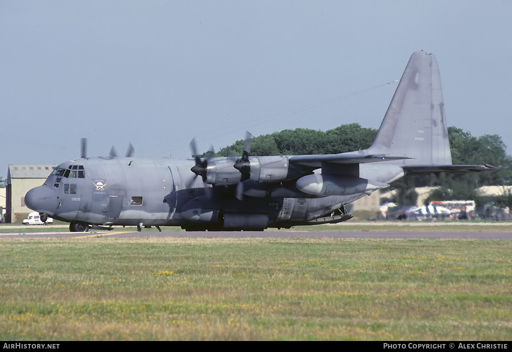 Aircraft Photo of 69-5826 / 95826 | Lockheed MC-130P Hercules (L-382) | USA - Air Force | AirHistory.net #142114