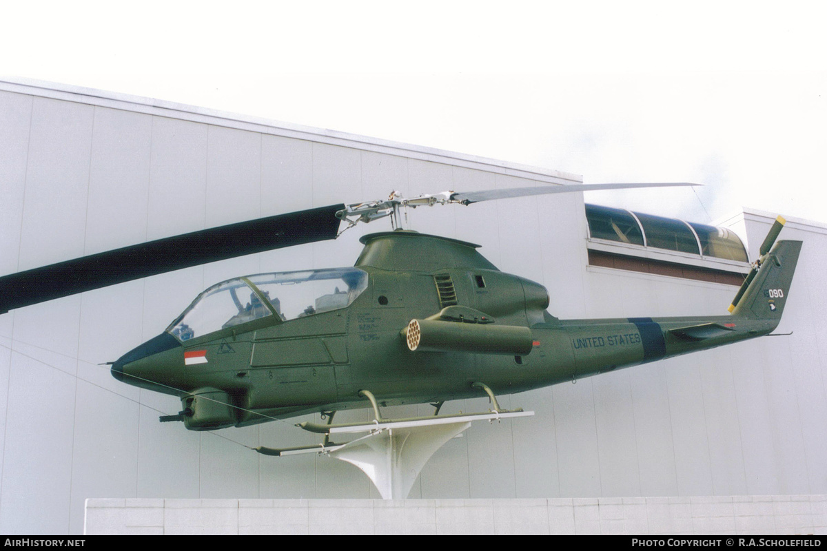 Aircraft Photo of 68-15090 / 15090 | Bell AH-1G Cobra (209) | USA - Army | AirHistory.net #142157