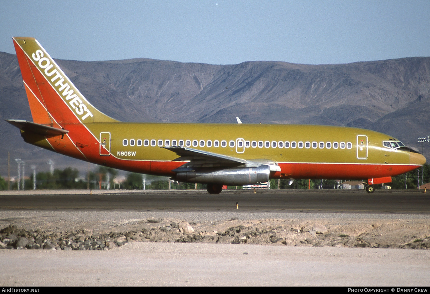 Aircraft Photo of N90SW | Boeing 737-2H4 | Southwest Airlines | AirHistory.net #142339
