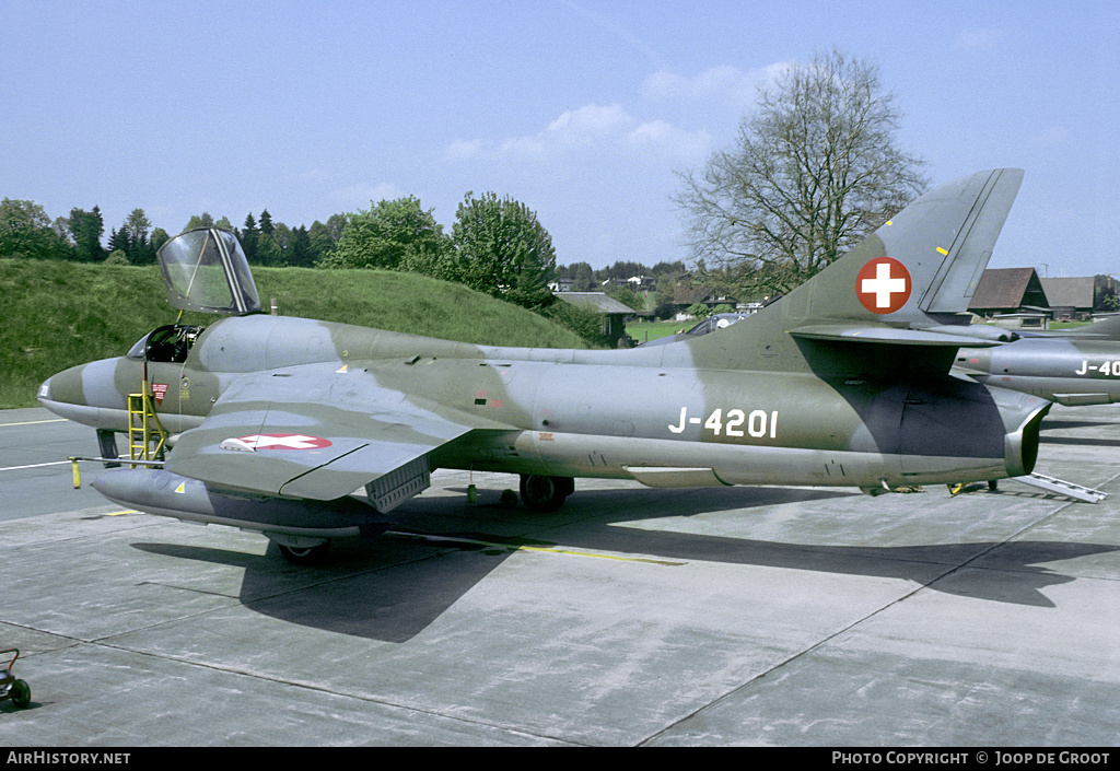 Aircraft Photo of J-4201 | Hawker Hunter T68 | Switzerland - Air Force | AirHistory.net #142453