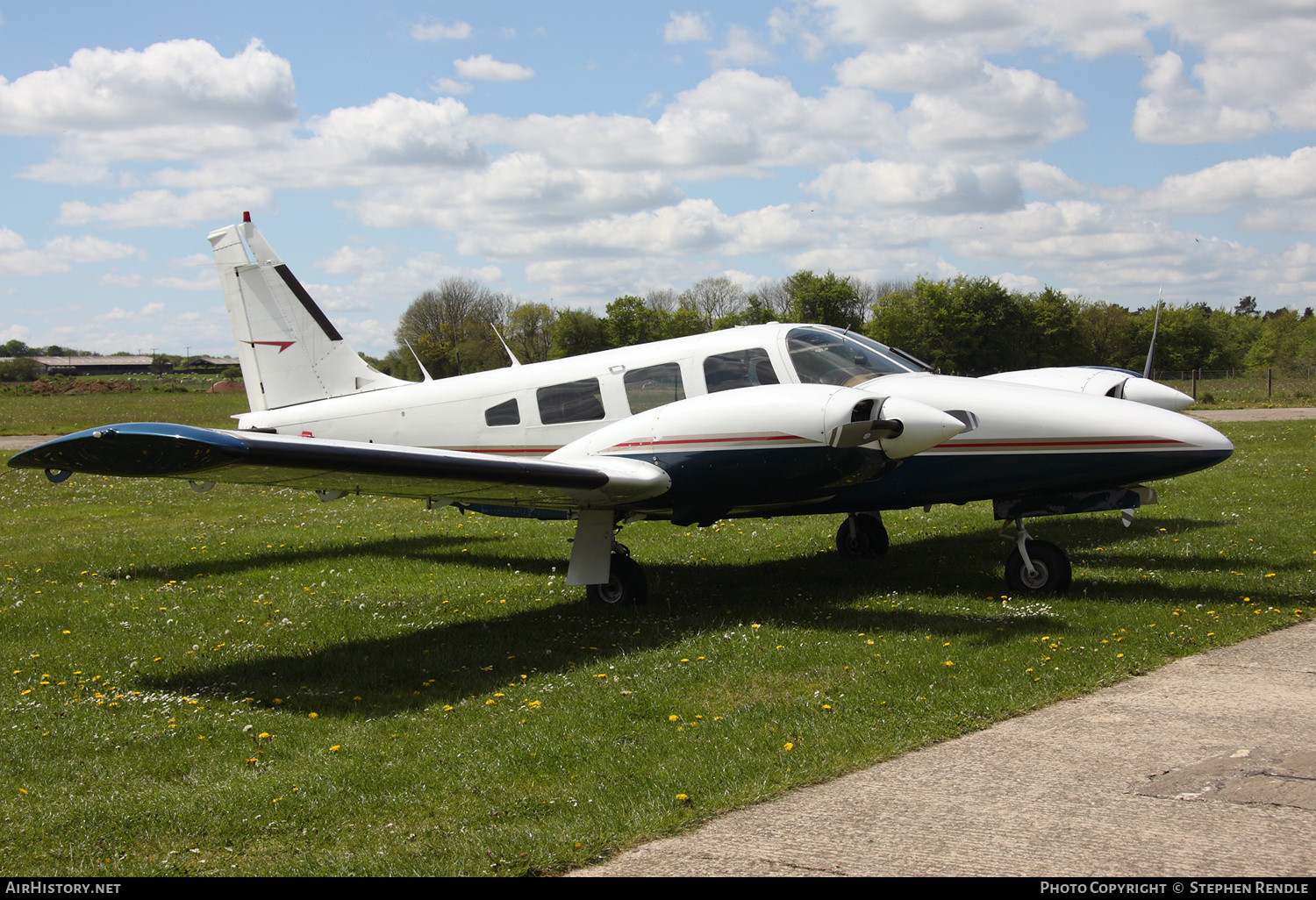 Aircraft Photo of G-GFEY | Piper PA-34-200T Seneca II | AirHistory.net #142477