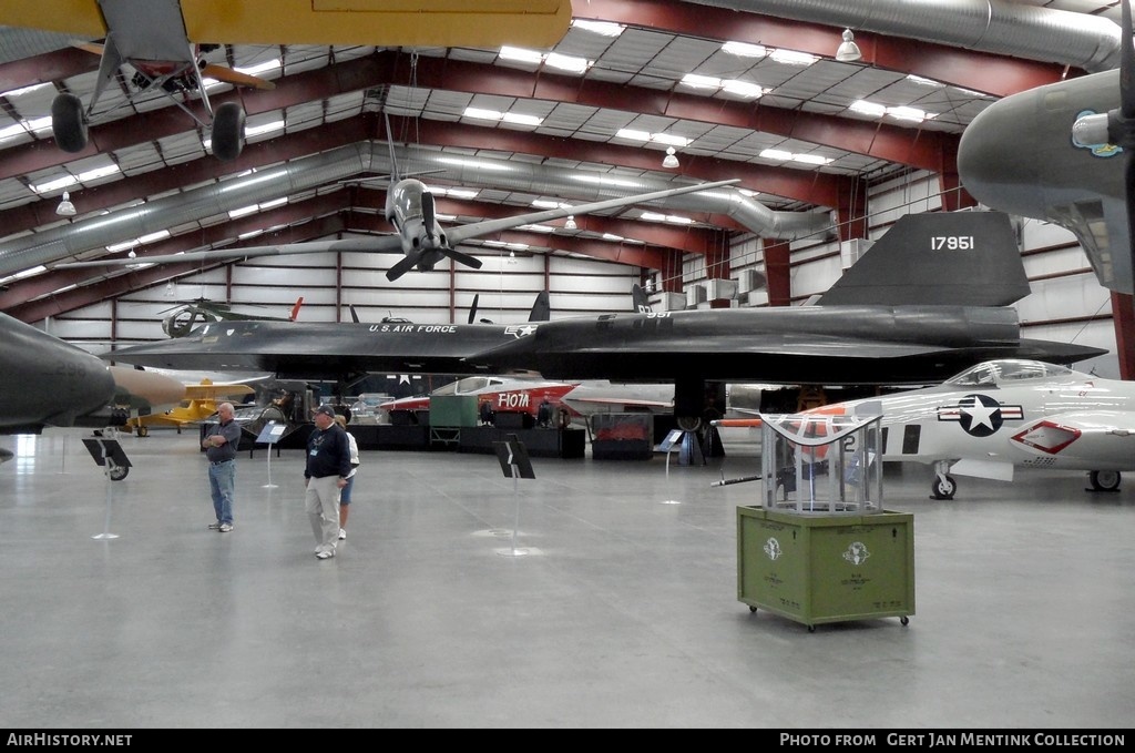Aircraft Photo of 61-7951 / 17951 | Lockheed SR-71A Blackbird | USA - Air Force | AirHistory.net #142538