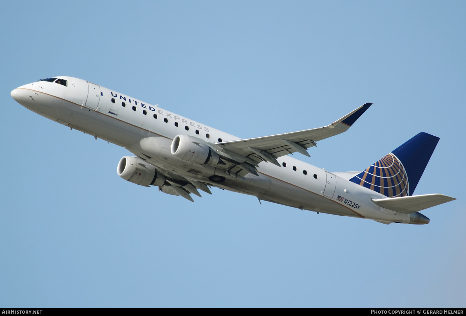 Aircraft Photo of N122SY | Embraer 175LR (ERJ-170-200LR) | United Express | AirHistory.net #142725
