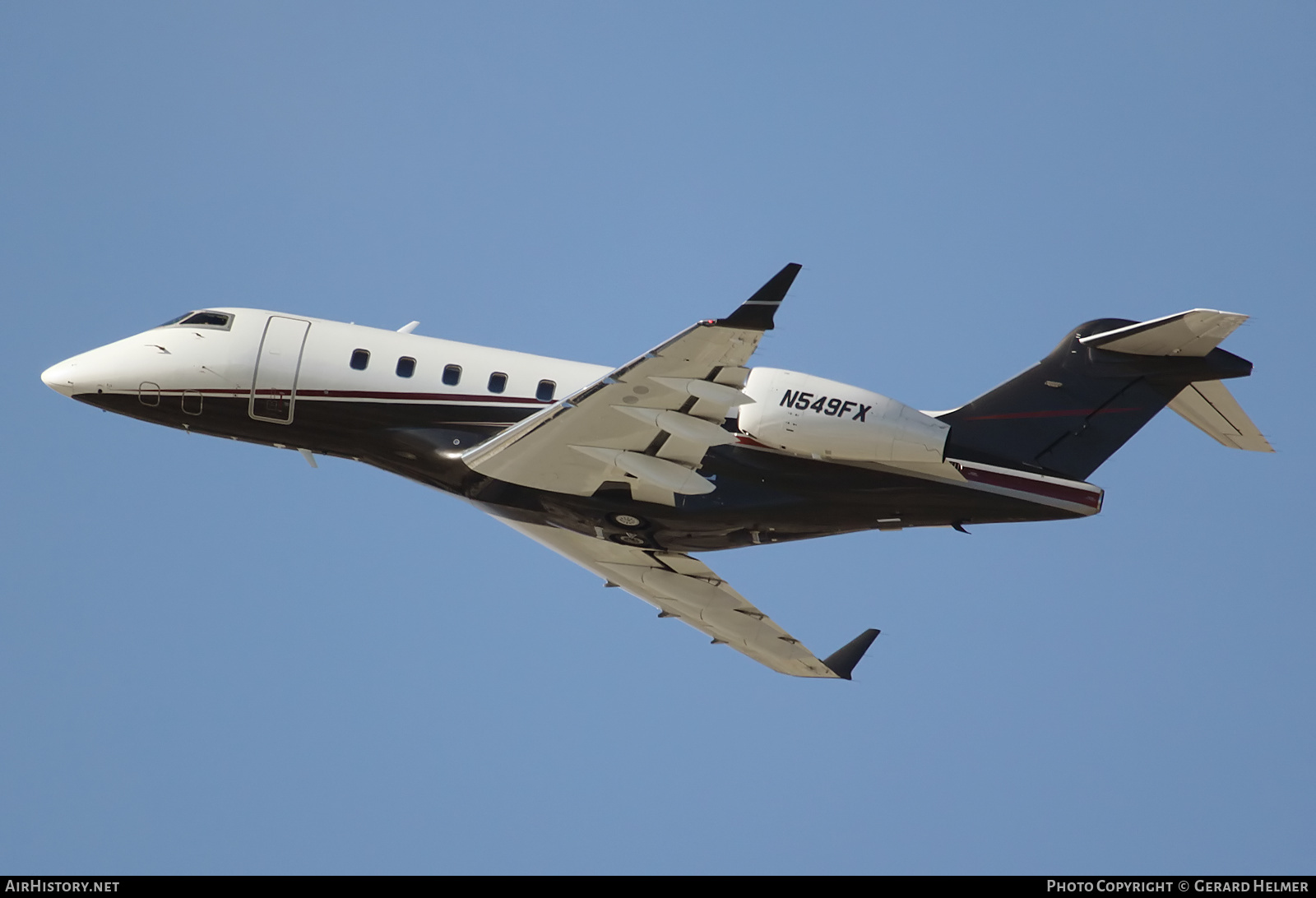 Aircraft Photo of N549FX | Bombardier Challenger 300 (BD-100-1A10) | AirHistory.net #142728