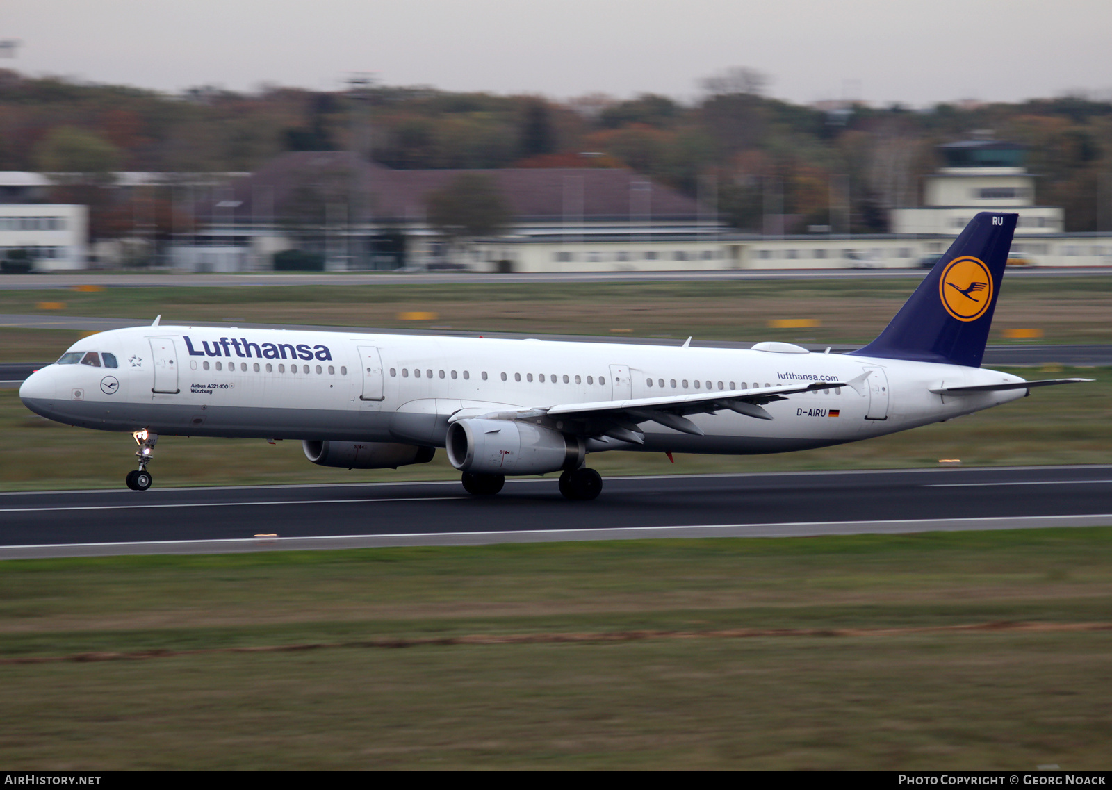 Aircraft Photo of D-AIRU | Airbus A321-131 | Lufthansa | AirHistory.net #142766