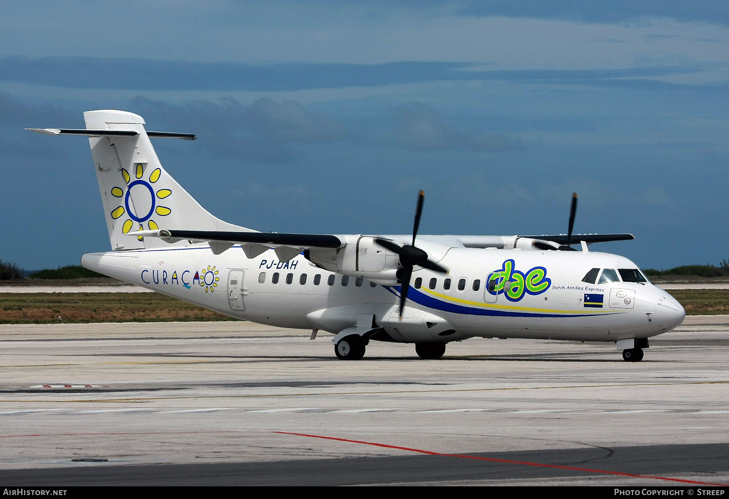 Aircraft Photo of PJ-DAH | ATR ATR-42-320 | DAE - Dutch Antilles Express | AirHistory.net #142803