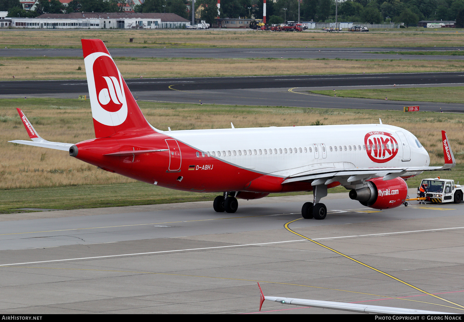 Aircraft Photo of D-ABHJ | Airbus A320-214 | Niki | AirHistory.net #142825