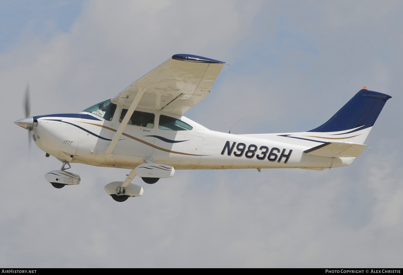 Aircraft Photo of N9836H | Cessna 182R Skylane | AirHistory.net #142855