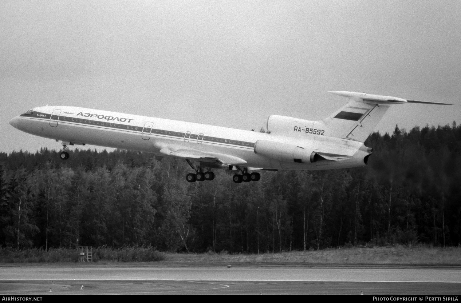 Aircraft Photo of RA-85592 | Tupolev Tu-154B-2 | Aeroflot | AirHistory.net #143055